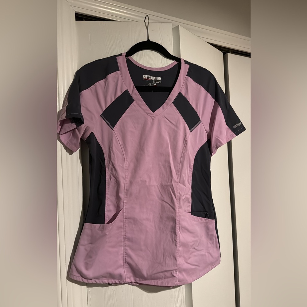 Women’s scrub top